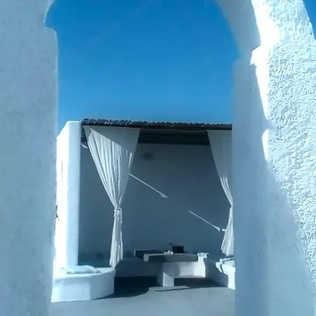 White 2 Komia